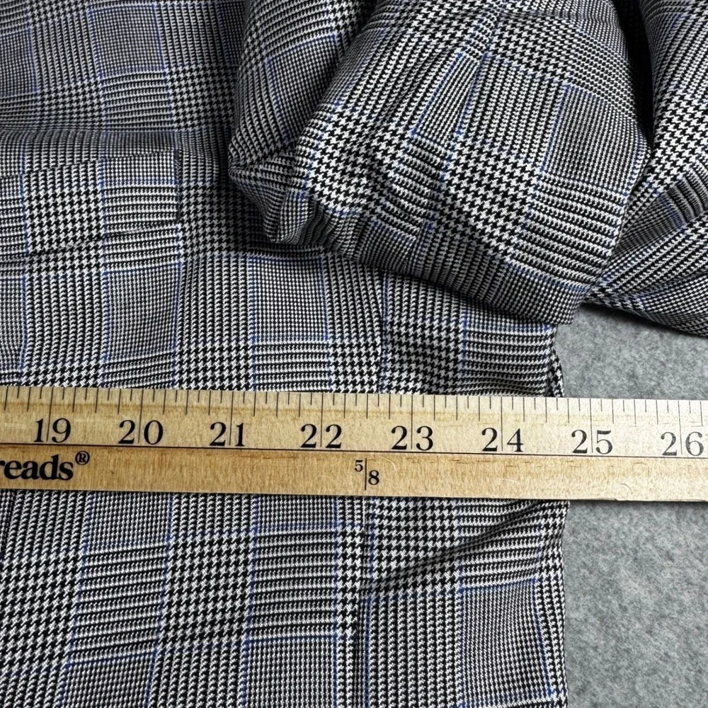 Jos A Bank Sport Coat Mens 48R Grey Silk Wool Plaid Blazer Chelsea Signature